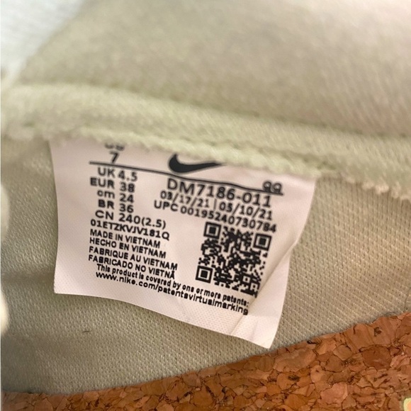 Nike Blazer Low ‘77 Women’s Sneakers - Size 7 - Picture 12 of 13